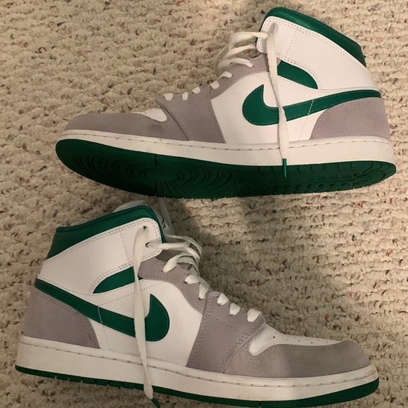 Jordan 1 Mid SE grey green - 10.5 men’s - Picture 7 of 8